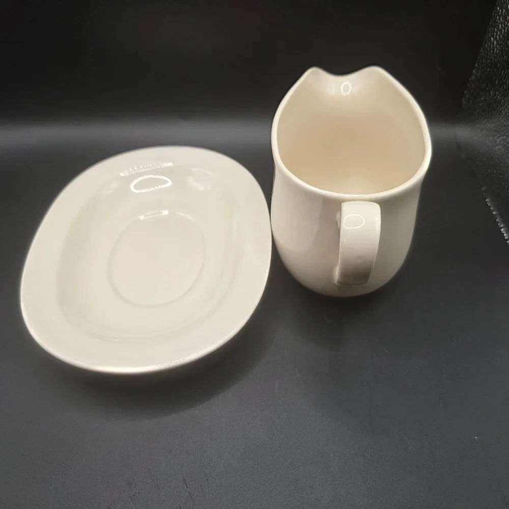 Corning White Gravy Boat with Underplate Set Microwave Safe 81-TY L9 Soft‎ White